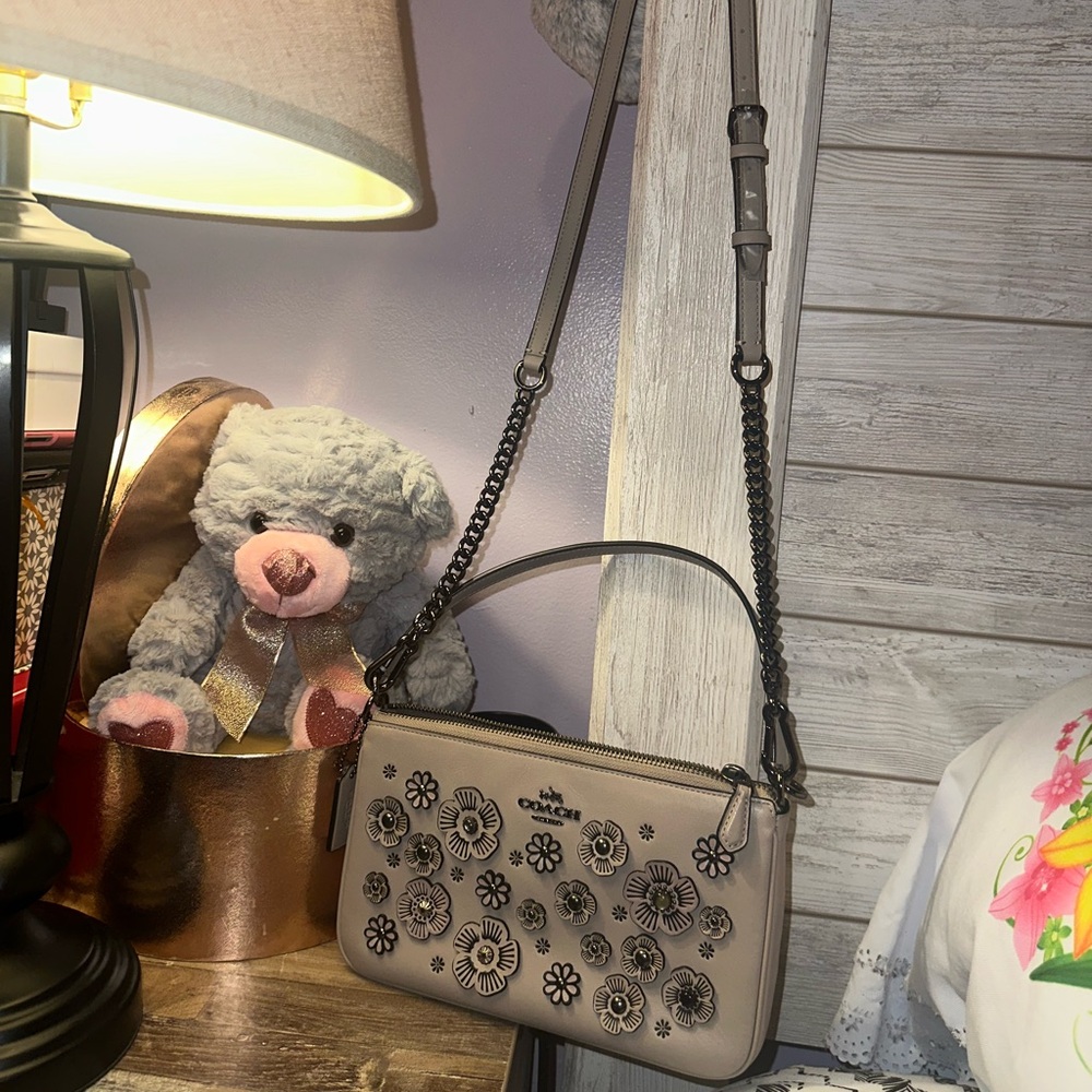 Coach
WILLOW FLORAL NOLITA CROSSBODY 24 IN GLOVETANNED LEATHER